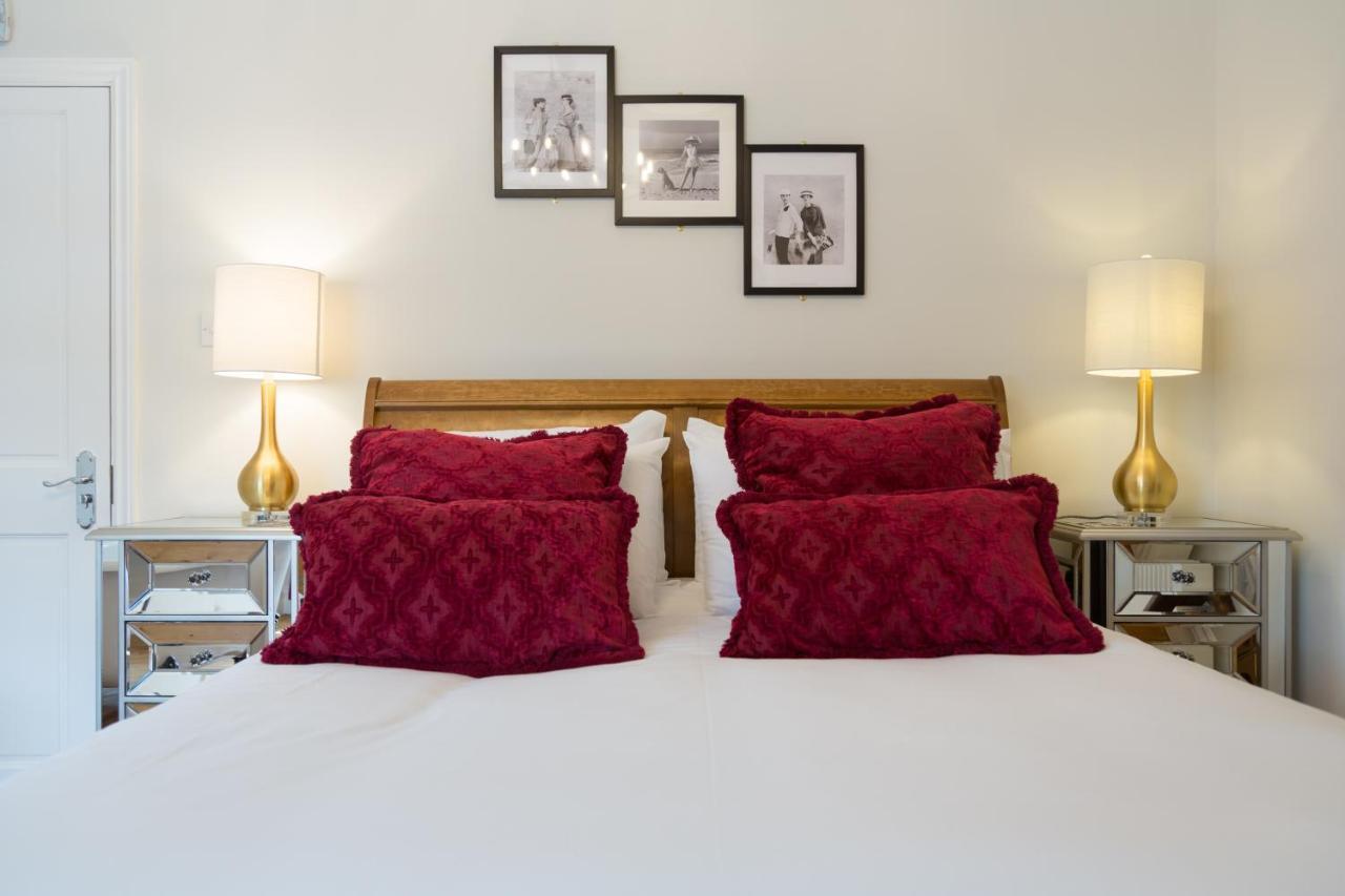 The Dog & Gun Inn Netheravon Екстер'єр фото