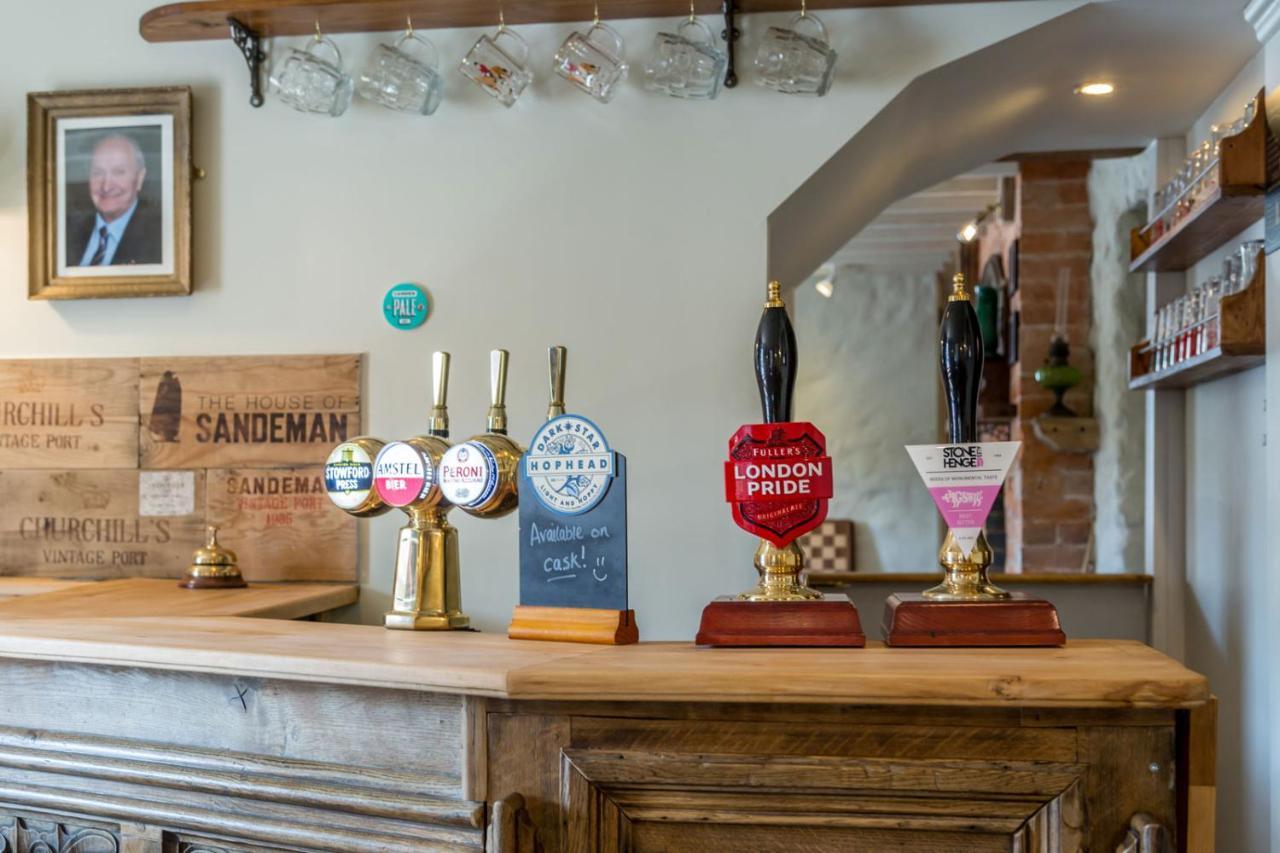 The Dog & Gun Inn Netheravon Екстер'єр фото