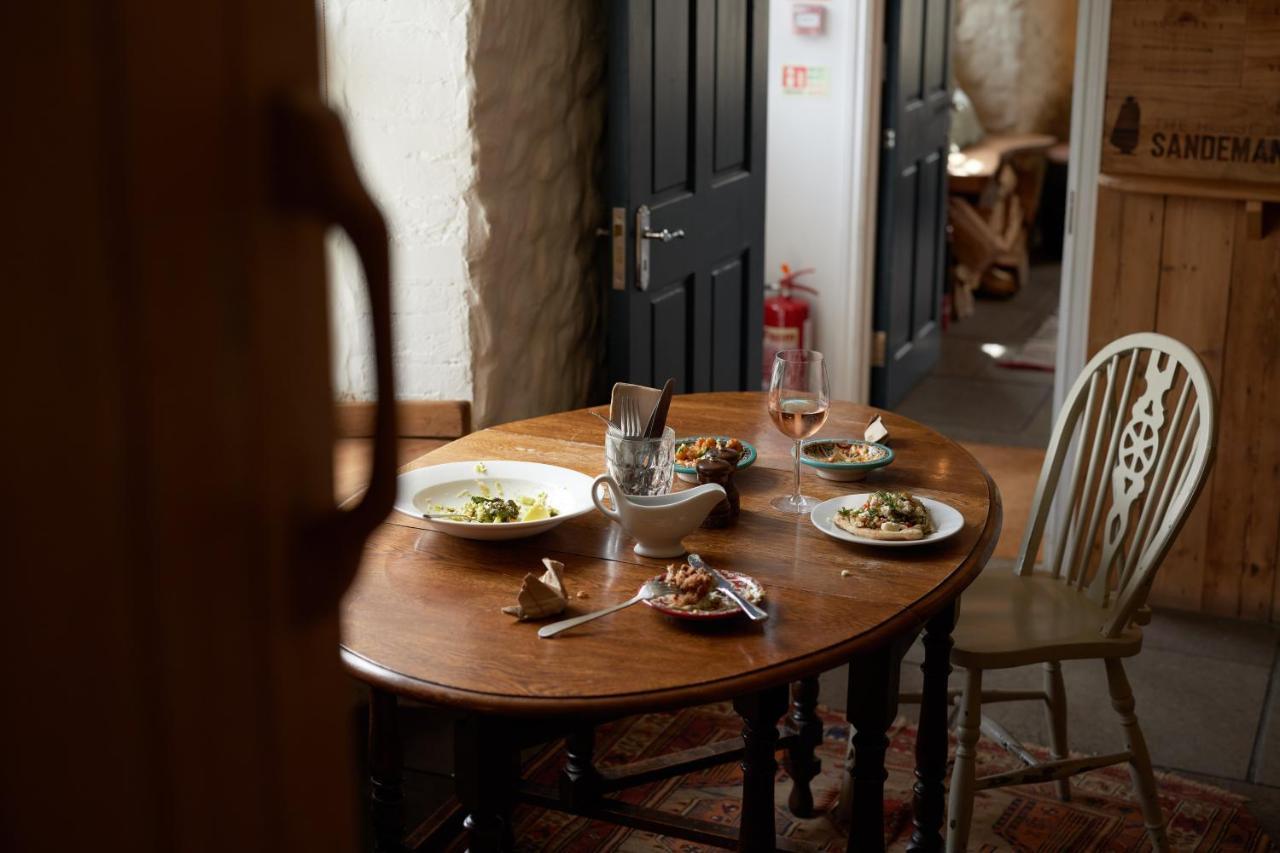 The Dog & Gun Inn Netheravon Екстер'єр фото