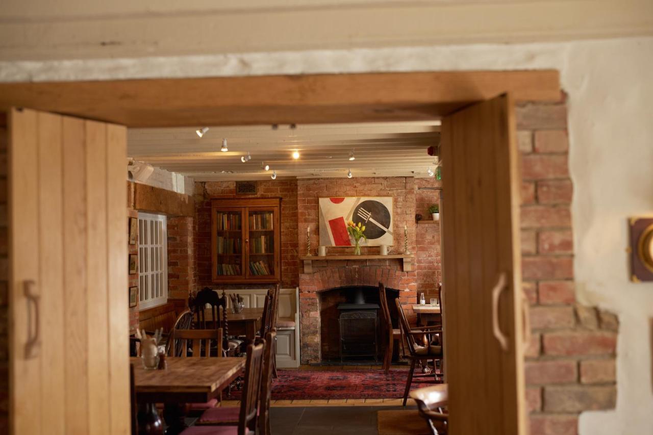 The Dog & Gun Inn Netheravon Екстер'єр фото