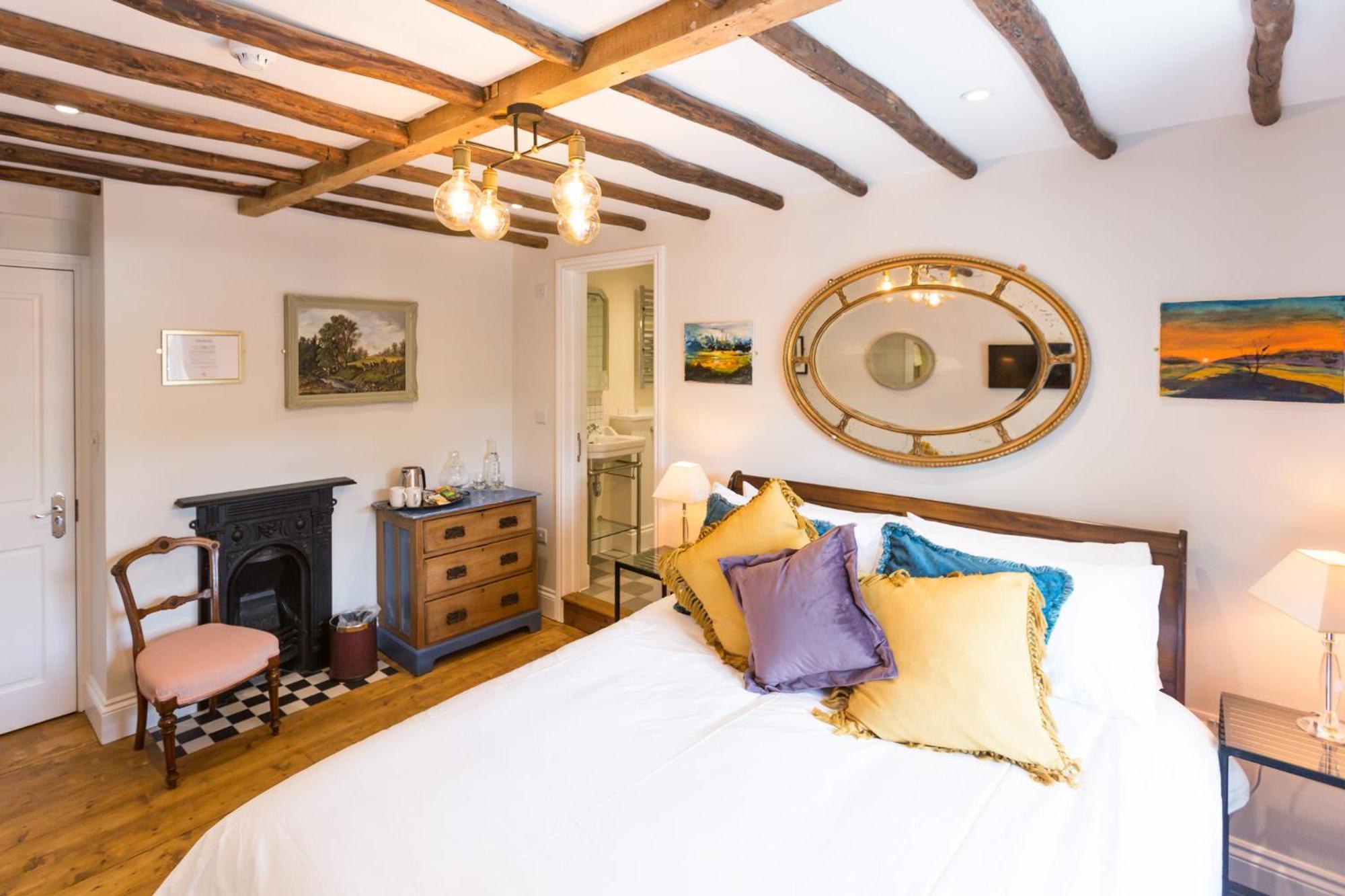 The Dog & Gun Inn Netheravon Номер фото