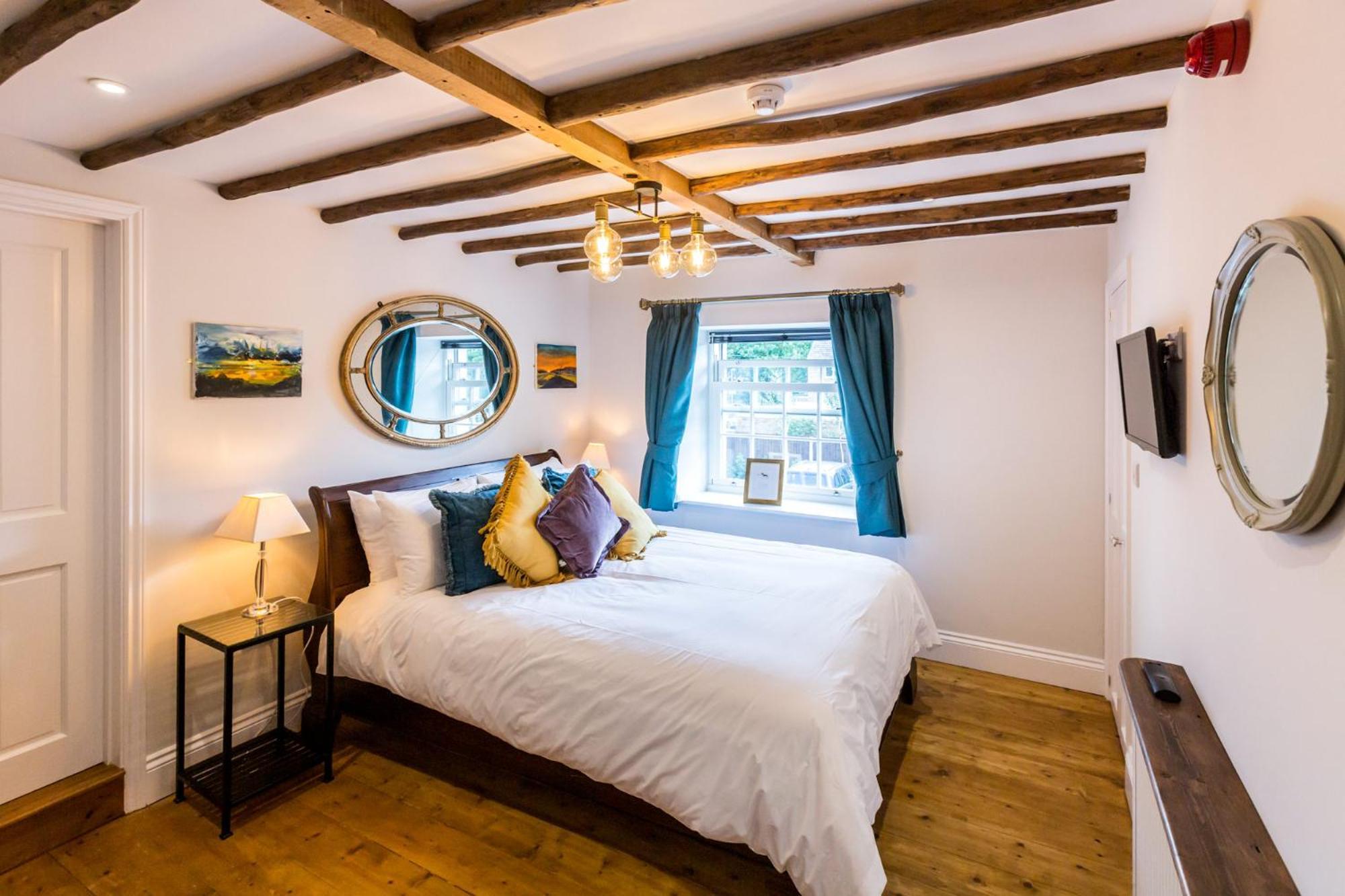 The Dog & Gun Inn Netheravon Номер фото