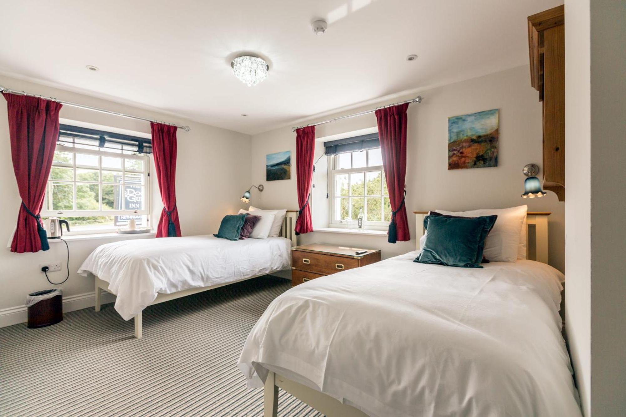 The Dog & Gun Inn Netheravon Номер фото